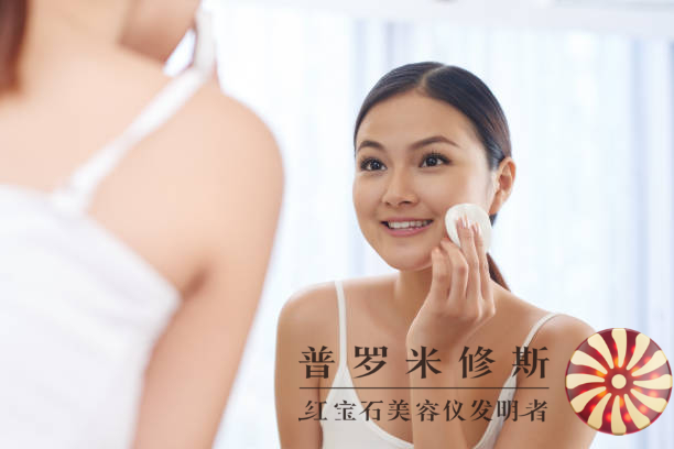 眼部射頻美容儀：輕松護(hù)理，讓你擁有緊致年輕眼周肌膚！