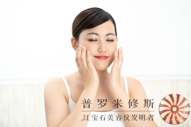 法令紋美容儀大熱銷！新一代科技助你撫平歲月痕跡，重塑自信容顏