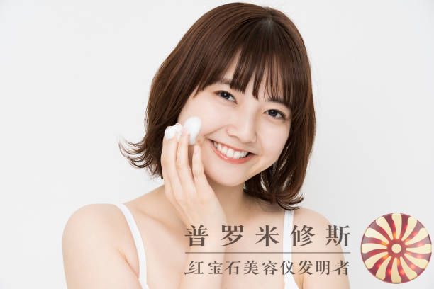 法令紋煩惱？這些美容儀能幫你解決！