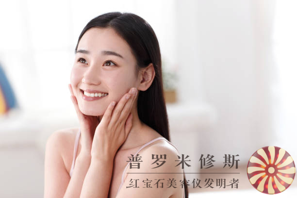 打破時(shí)光限制！神奇提拉緊致美容儀曝光