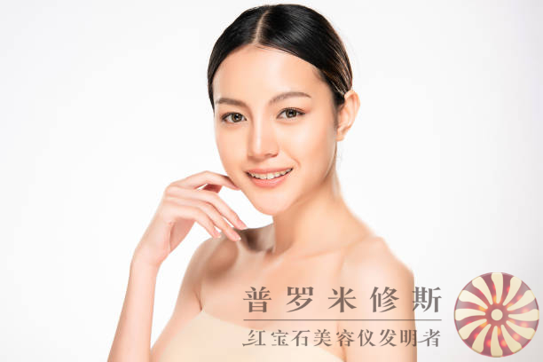 低價(jià)高效，抗老緊致美容儀助你抵御衰老跡象！